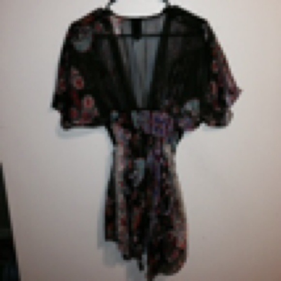 Paisley Sheer Top - Picture 2 of 2