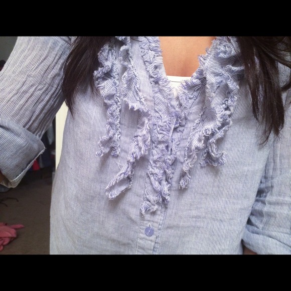 Romantic Ruffle Blouse 💙 - Picture 4 of 4