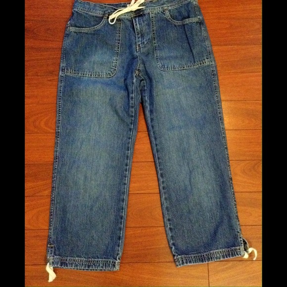 Old Navy Pants - 🚫🚫SOLD Denim cotton capris by Old Navy🚫🚫