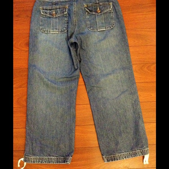 🚫🚫SOLD Denim cotton capris by Old Navy🚫🚫 - Picture 2 of 2