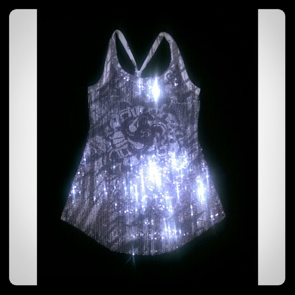 ****Sold in bundle***Sequence tank top