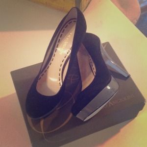 Enzo Angiolini Easmiles pump