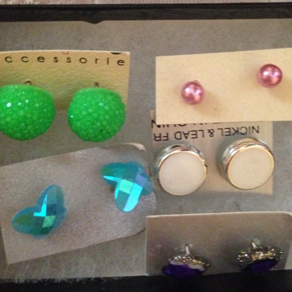 Earrings - Picture 2 of 3