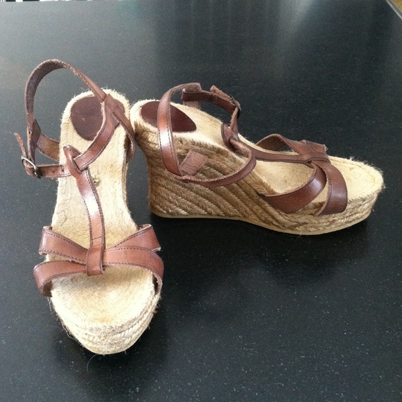 Super cute leather and Jute wedges