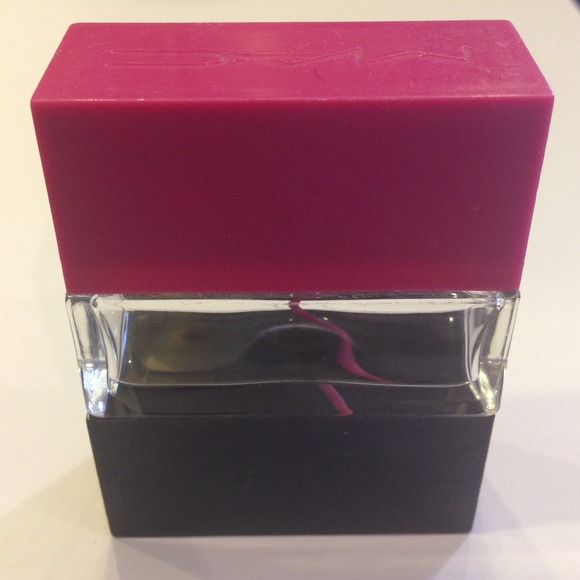 MAC Cosmetics Hue: Dejarose Perfume