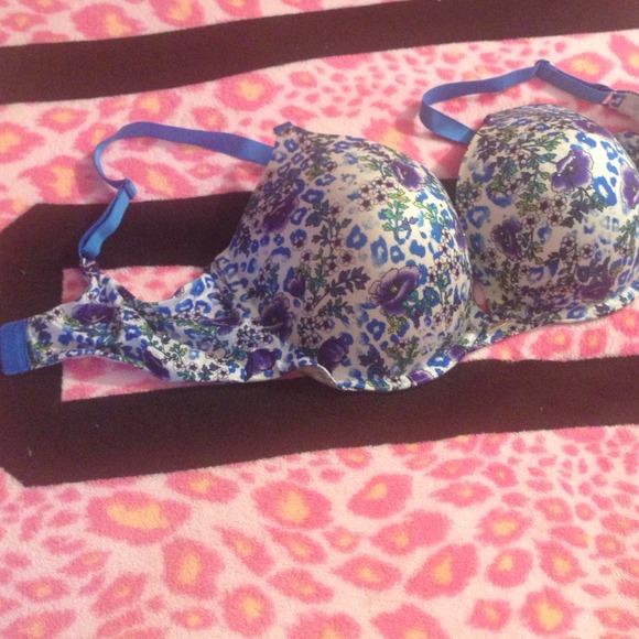 Victoria Secret Bra size 38DD