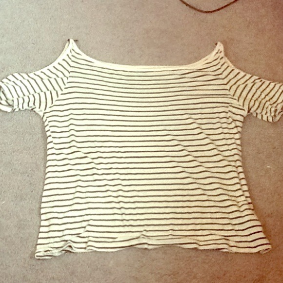 ✂️Striped Cold Shoulder Top