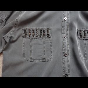 Long sleeve Button up, with studded pocket