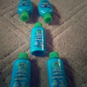 Trail Shampoo and Conditner