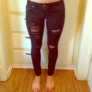 Black ripped skinny jeans 😍