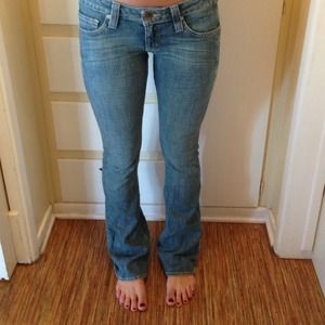 SOLD IN BUNDLE🚫 Blue jeans💕