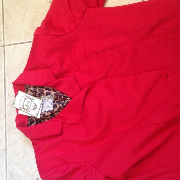 Soldddd.  Blazer - Picture 3 of 4