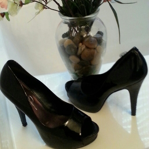 Jessica Simpson Black Peep Toe