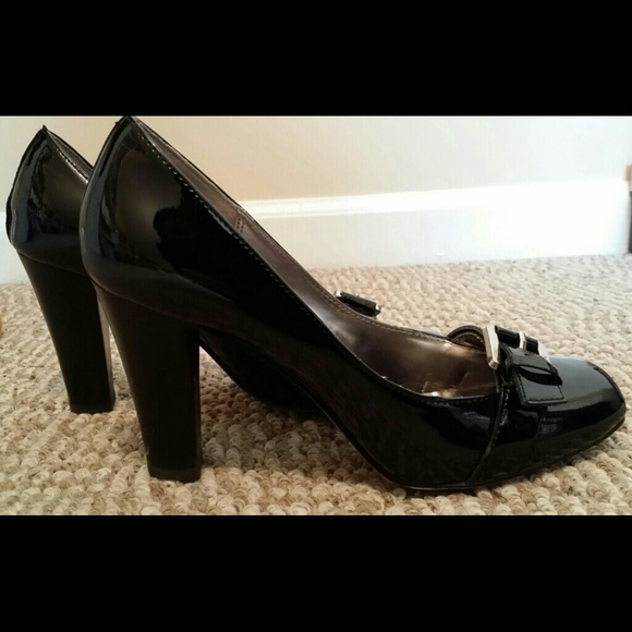 *NOW REDUCED* Anne Klein Patent Leather Pumps