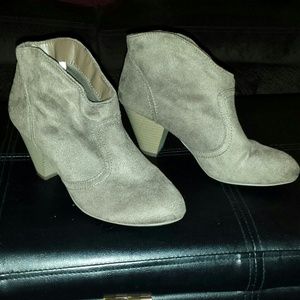 Mossimo 3 inch boot heels (7 1/2)
