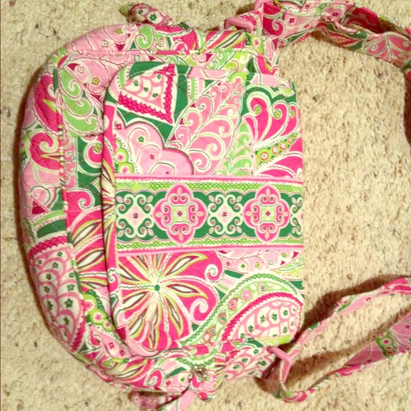 Lindsay Vera Bradley Small Messenger Bag