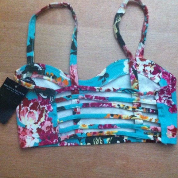 💯😈SOLD😈💯Brandy Melville floral Chiyo