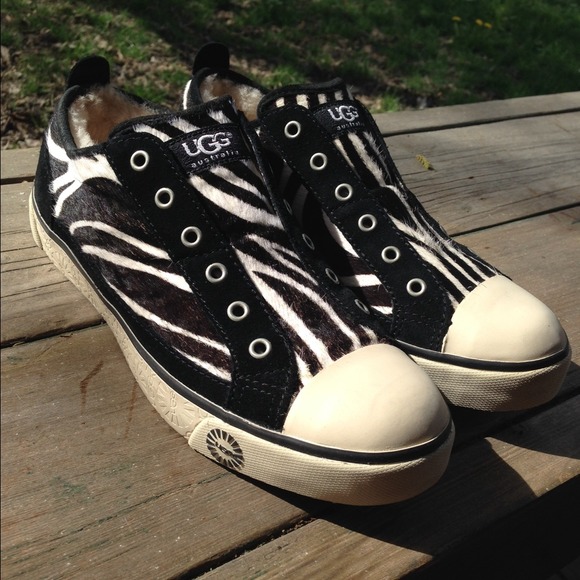 Authentic Ugg  Laela zebra sneakers sz 8