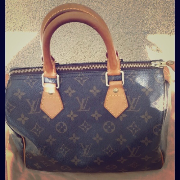 *SOLD $380**Authentic Louis Vuitton Speedy 25