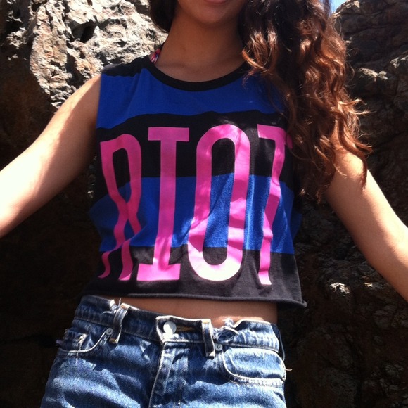 RIOT crop top