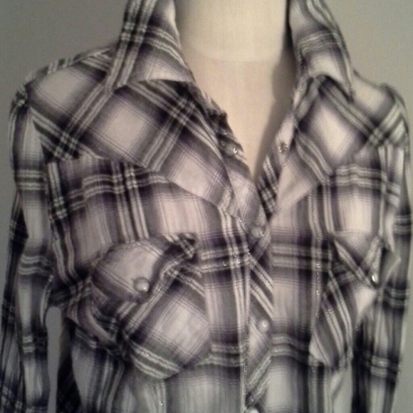 Western style pearl button shirt