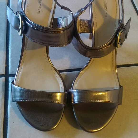 Like New Liz Clairborne Mettalic Silver Strappy 8