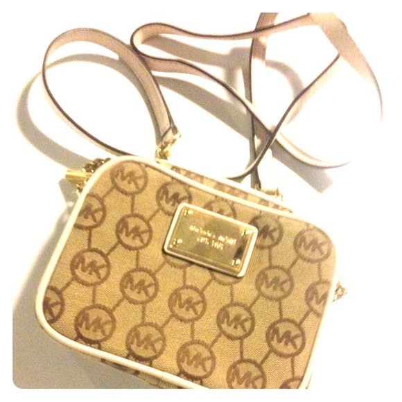 Michael Kors purse beige and white