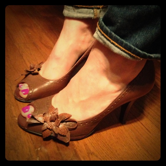 Franco Sarto pumps