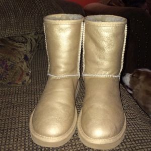 Barely used Gold Uggs Size 7 to small for me!