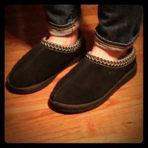 Black Ugg Tasman Clogs