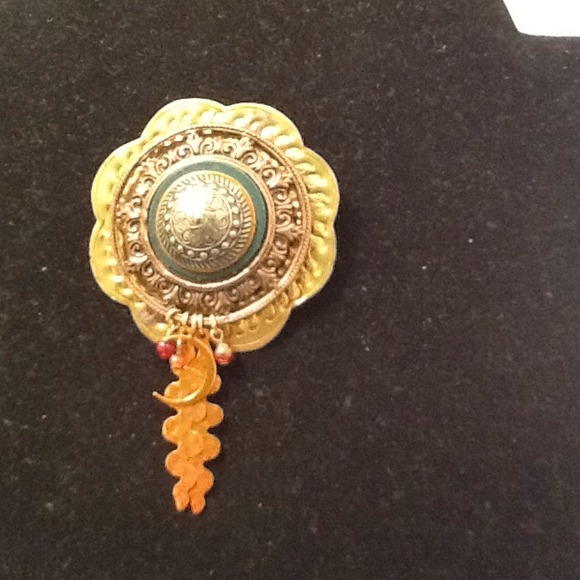 Pin - Picture 2 of 2