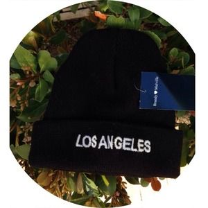 🔴Brandy M. LA Beanie