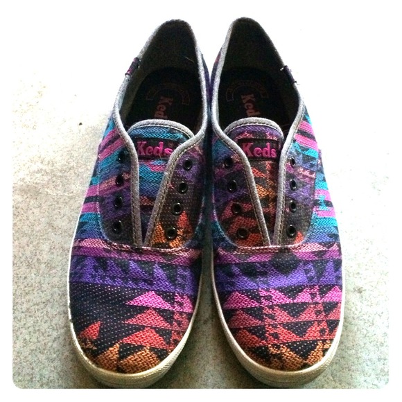 ✳️sold✳️ Colorful tribal print keds