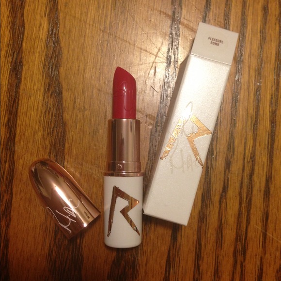 Mac pleasure bomb 💋SOLD💋