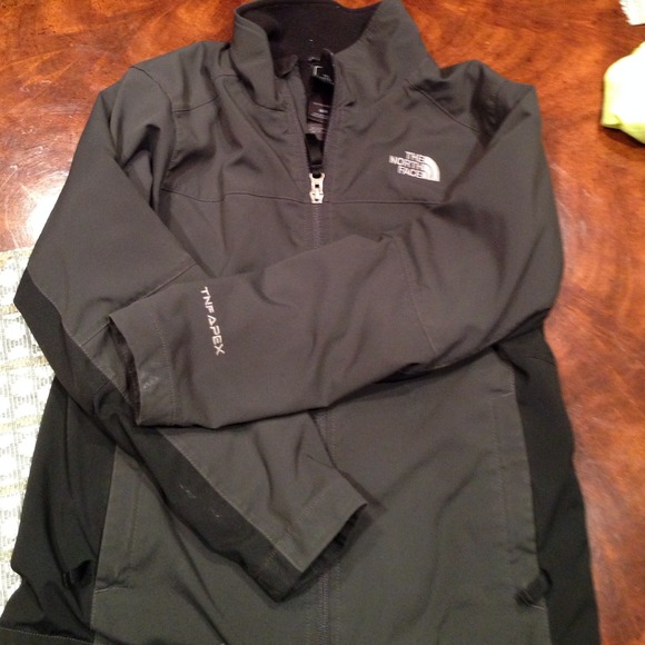 ⚡️SOLD⚡️North Face jacket boys size M