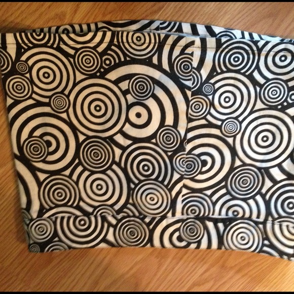 Retro Illusion Mini Skirt - Picture 3 of 4