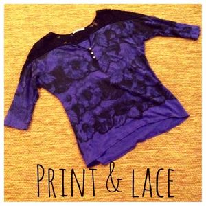 ⛔️bundled⛔️Purple & black flower print & lace tee