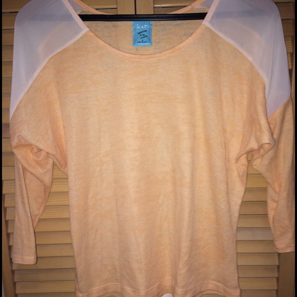 SOLD❌❌Orange blouse with white mesh shoulders
