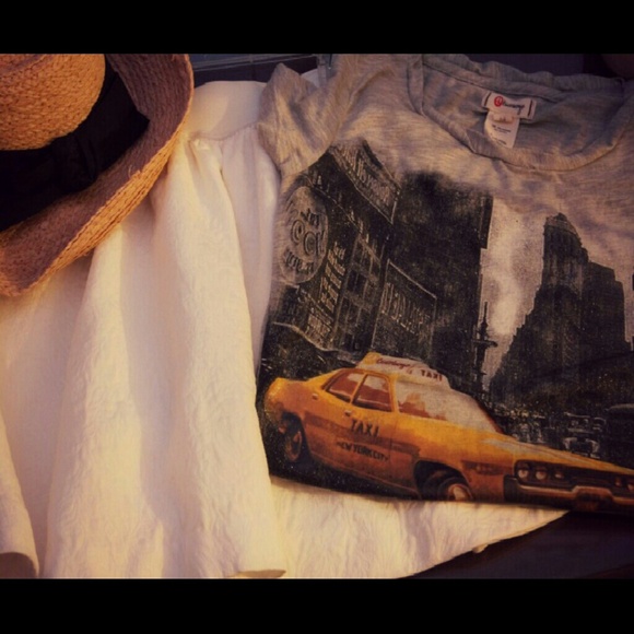 Olsenboye Gray Scoop Neck Shirt