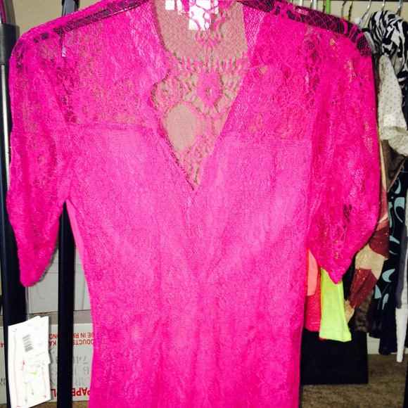 Pink maroon shirt with lace in back - Picture 3 of 3