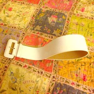 White patent high waisted belt
