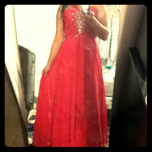Long red formal prom dress