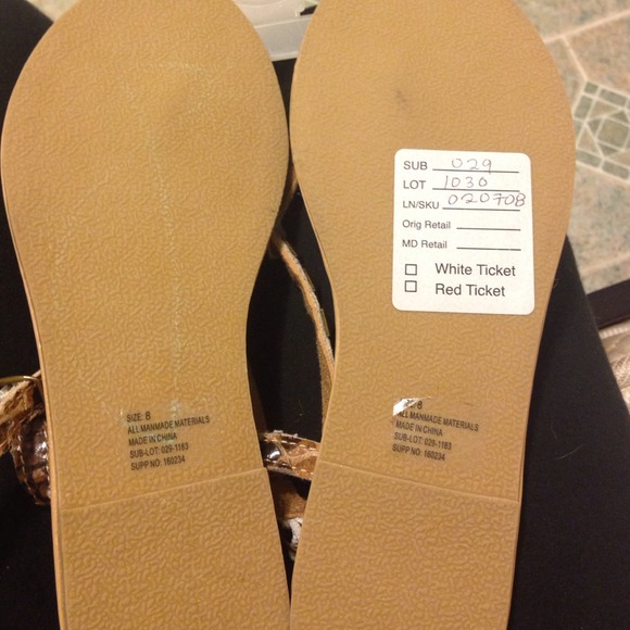 Sandals - Picture 4 of 4