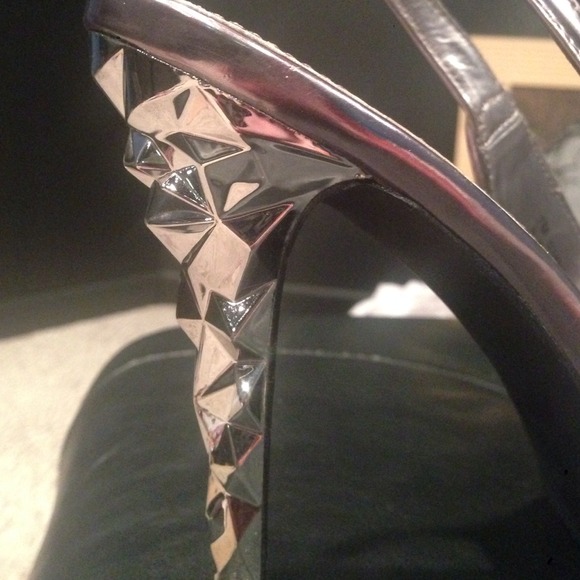 Silver with spiked high heals - Picture 2 of 4