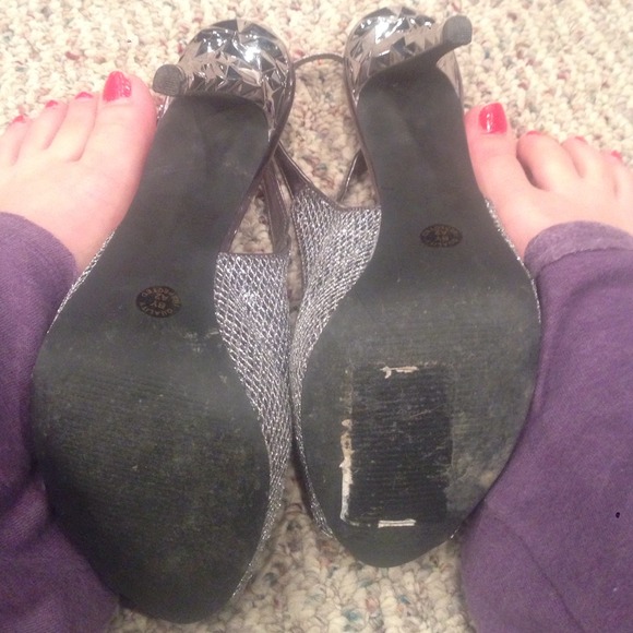 Silver with spiked high heals - Picture 4 of 4