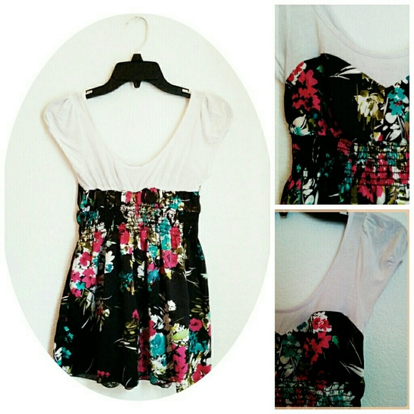 Floral top - Picture 2 of 2