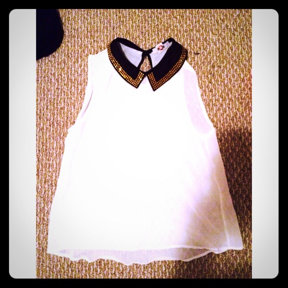 Embellished collar chiffon top!
