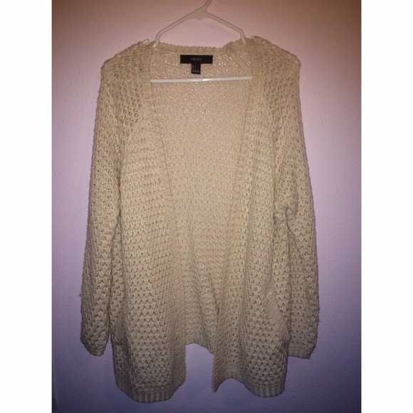 Adorable slouchy tan cardigan!