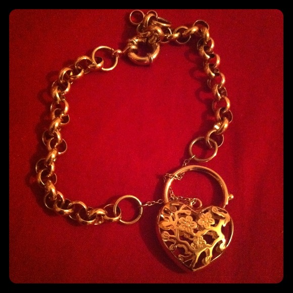 Heart charm bracelet - Picture 1 of 2