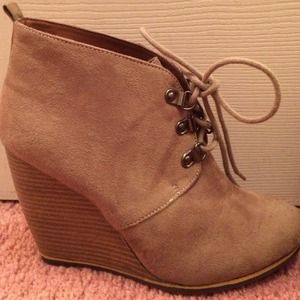 ‼️NEVER WORN‼️Charlotte Russe Wedges with Laces